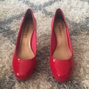 Red Madden Girl close toed heels